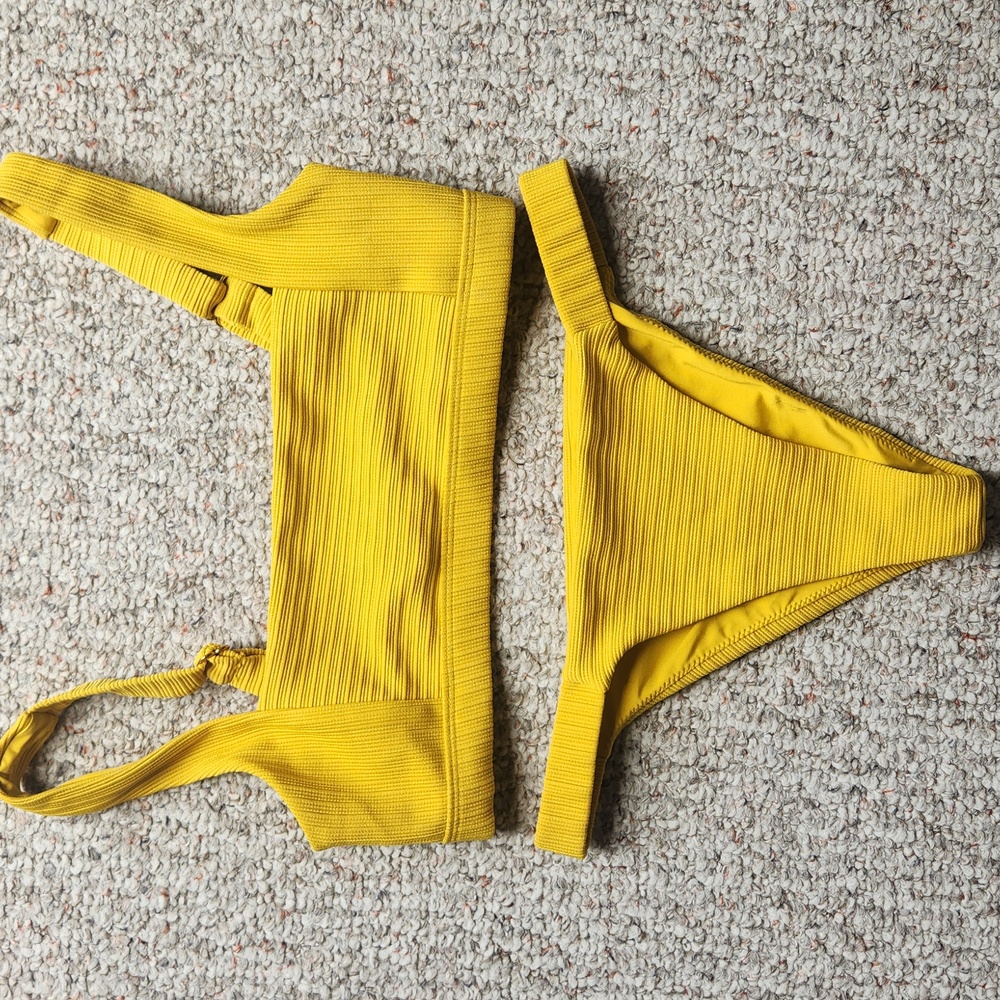 Tobi Hearts Embrace Yellow Ribbed Bikini SET